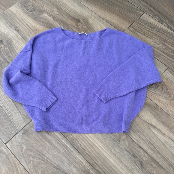 American Vintage off the shoulder sweater!! - Picture 1 of 3
